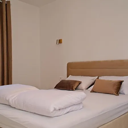 With A Swimming Pool Okrug Gornji, Ciovo - 23097 Apartment